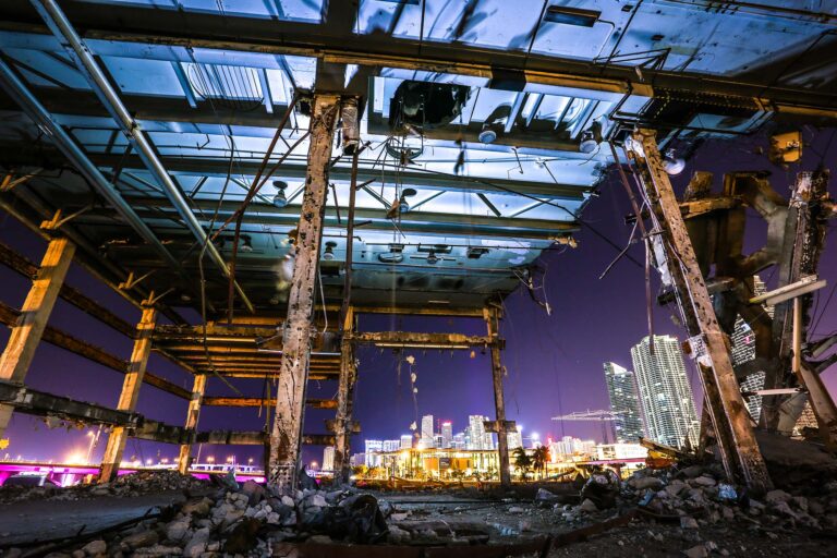 Urban exploration, abandoned places and graffiti | Matthew Hoyos