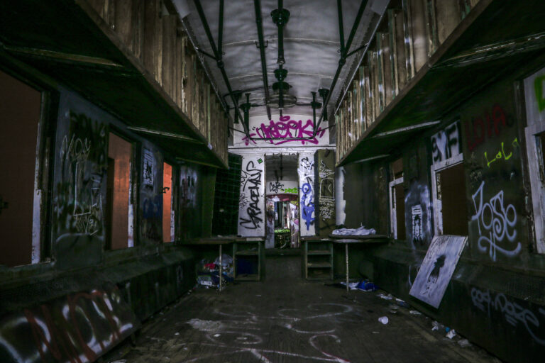 Urban exploration, abandoned places and graffiti | Matthew Hoyos