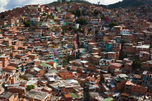 Comuna 13 🇨🇴, film by Matthew Hoyos
