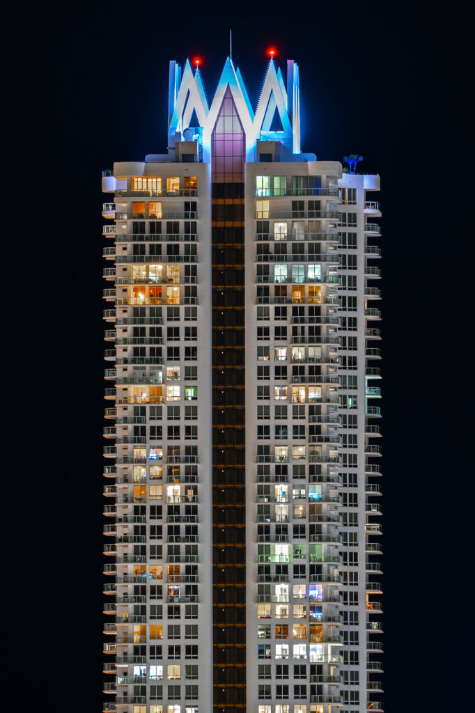 Talk of Miami, Night: letter I