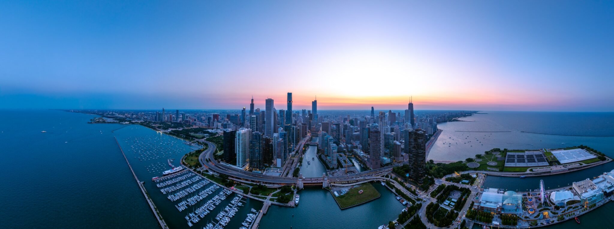 Chicago skyline panorama by Matthew Hoyos